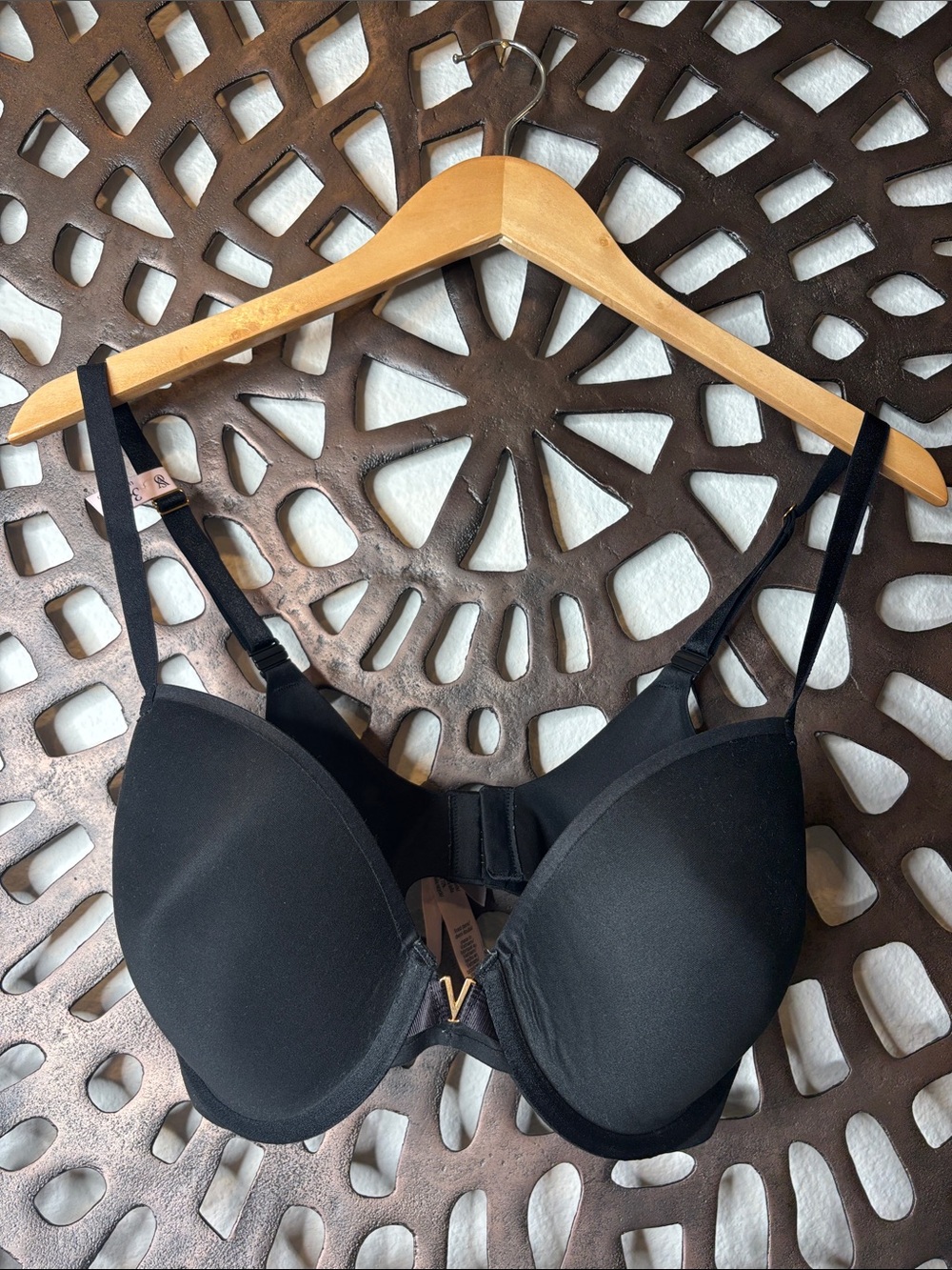 🖤 Victoria’s Secret Push-Up T-Shirt Bra 34DDD Black Lightly Padded🖤
